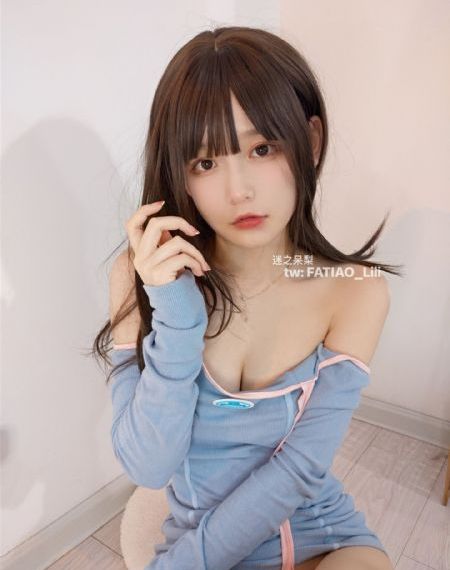 国产精品入口香蕉_十万网红美女美酱