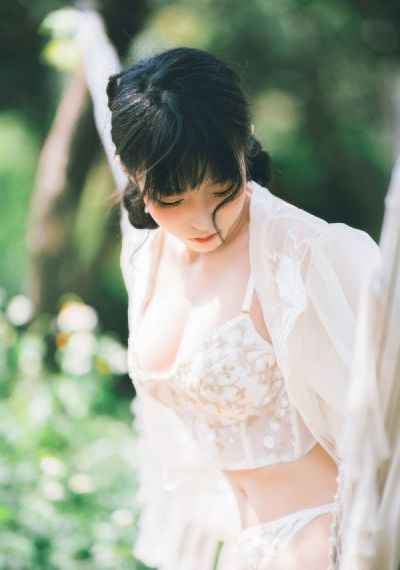少妇寂寞难耐被黑人中出_最新国语全集在线